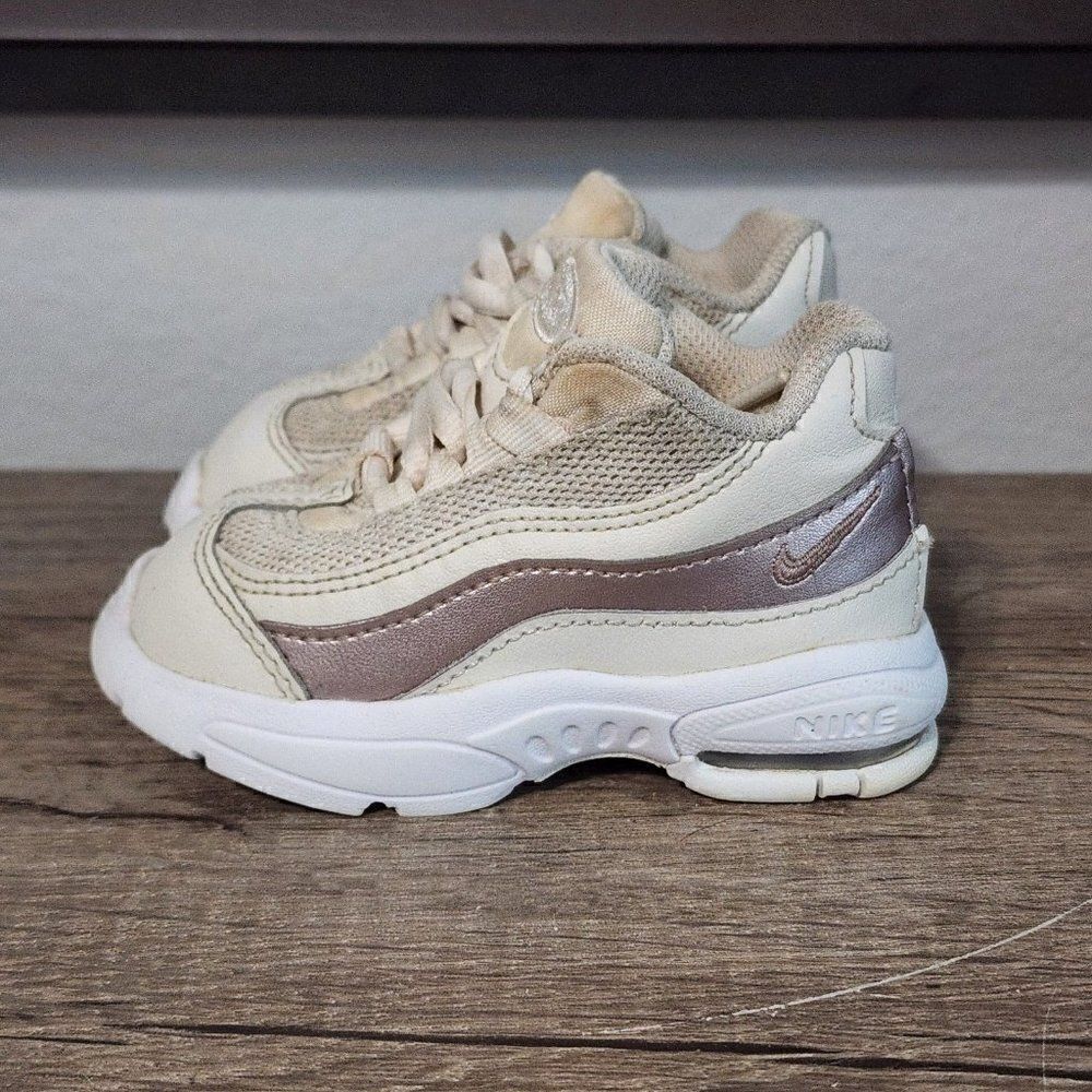 Nike Air Max 95 Youth Athletic Shoes Size 4C White